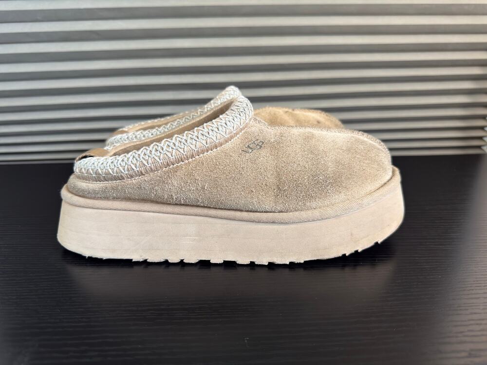 UGG Tazz Platform Slippers Chestnut Suede Sheepskin Women’s US 7 EU 38